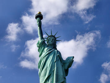 1200px-Liberty-statue-from-below.jpg
