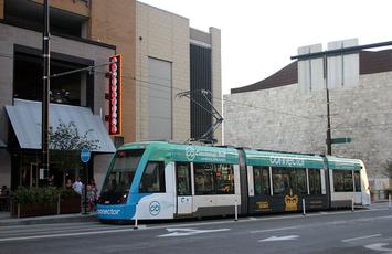 Cincinnati-bell-connector_station-1-the-banks_09-11-2016.jpg