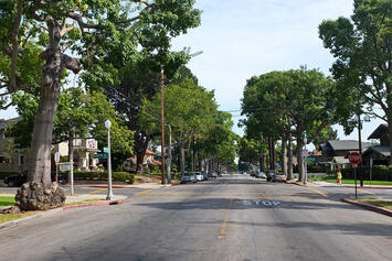 Residential_area_in_Whittier_California_1.jpg