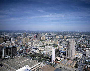 San_Antonio_Skyline.jpg San_Antonio_Skyline.jpg
