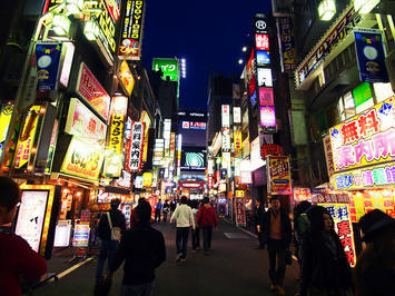 Shinjuku,+Tokyo+nightlife.jpg