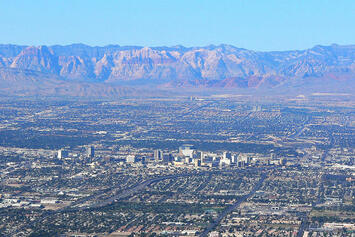 Las_Vegas_from_Frenchman_3.jpg